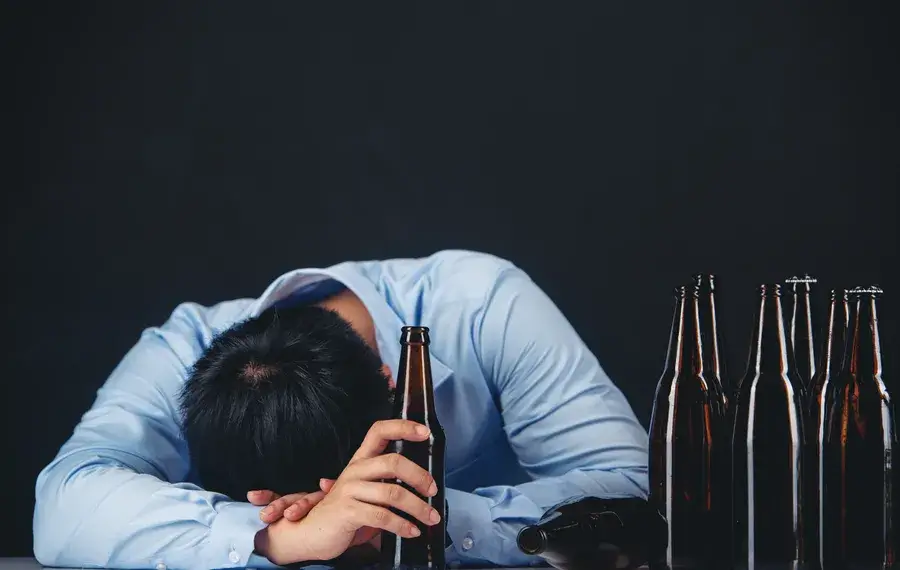 Alcohol, cocaína y pasta base: las drogas más consumidas en Chile y cómo abordar las adicciones