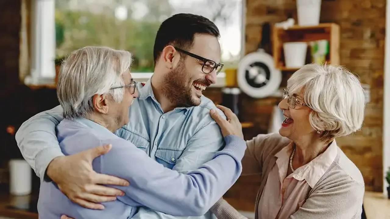 Más de 900 mil adultos sobre los 30 años viven con sus padres: los impactos psicológicos de una independencia postergada
