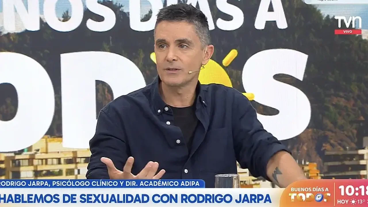 Rodrigo Jarpa aborda celos y redes sociales en Buenos Días a Todos TVN