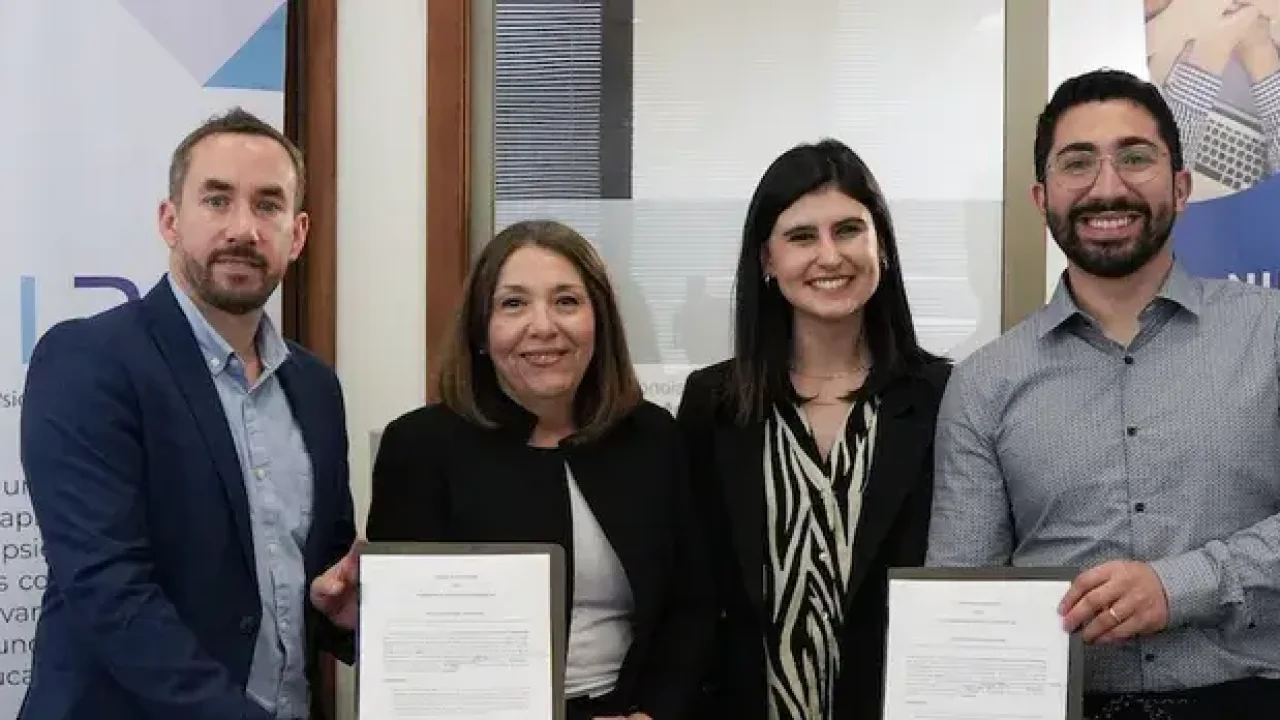 ADIPA y el Instituto Profesional Valle Central firman convenio de colaboración para fortalecer la formación en mediación familiar