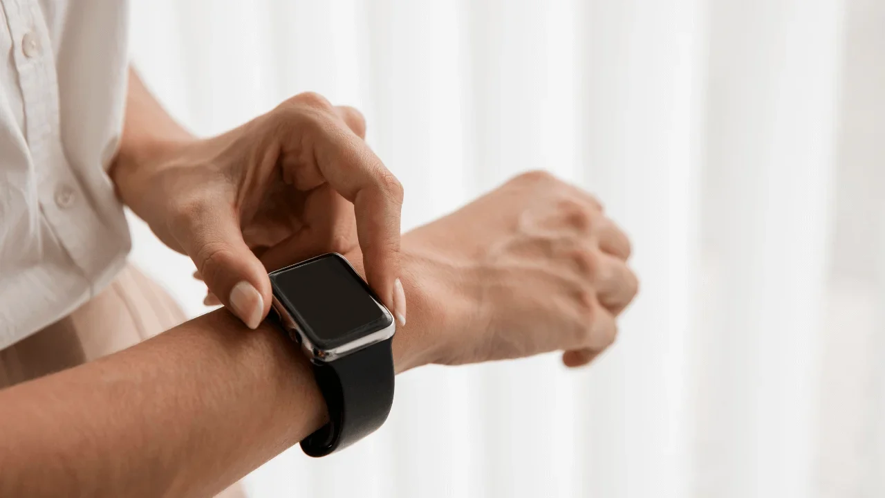 Investigadores quieren desarrollar un smartwatch para hacer frente a la crisis de salud mental juvenil