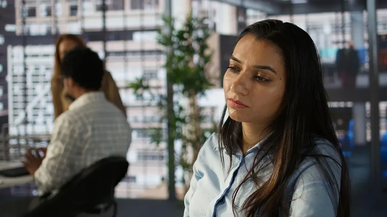 ¿Qué es el ghosting laboral? La práctica que aumenta en los espacios de trabajo
